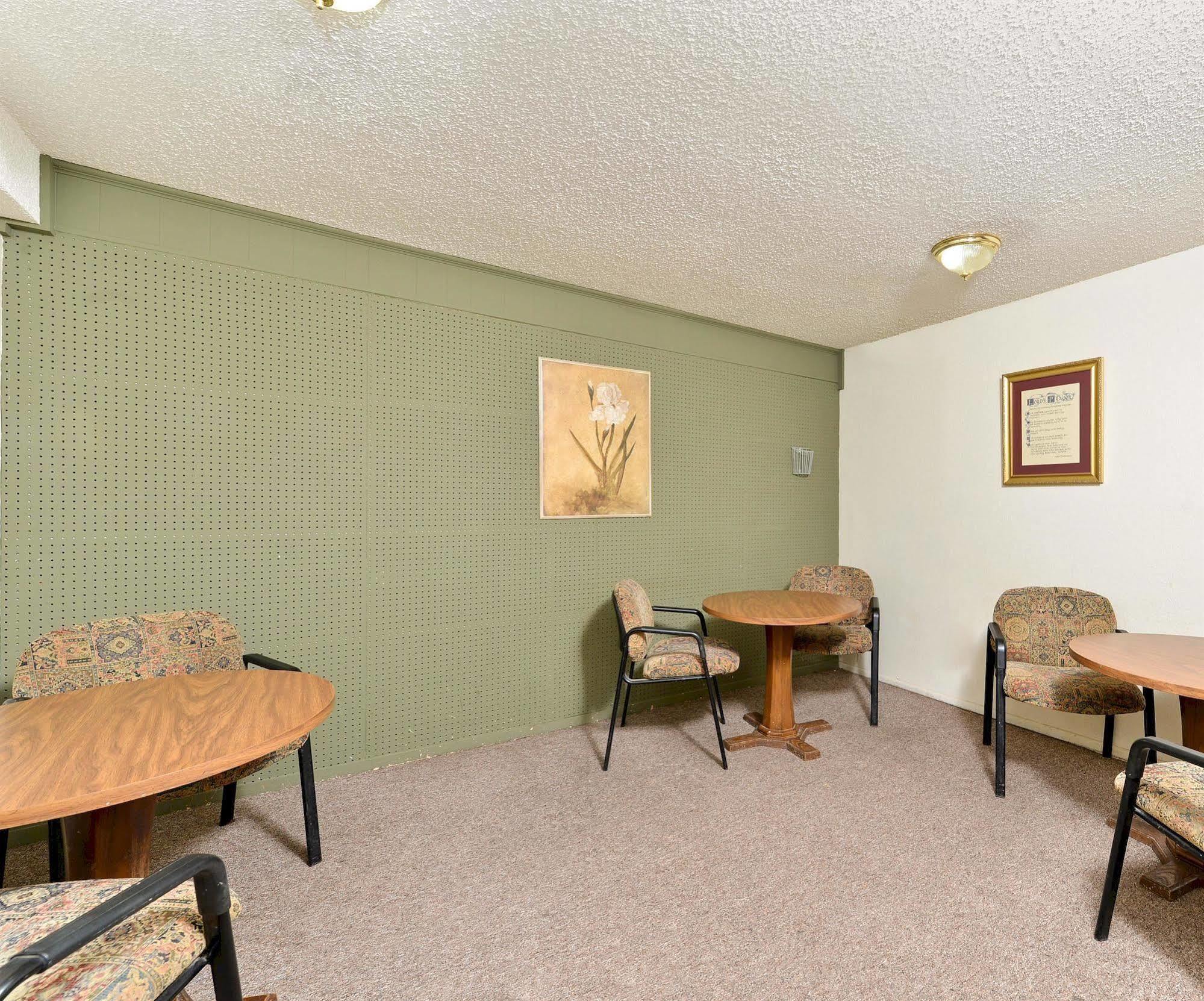 Stadium Motel Lubbock Exterior photo